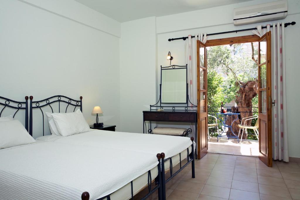 Anniska Hotel Kardamyli Quarto foto