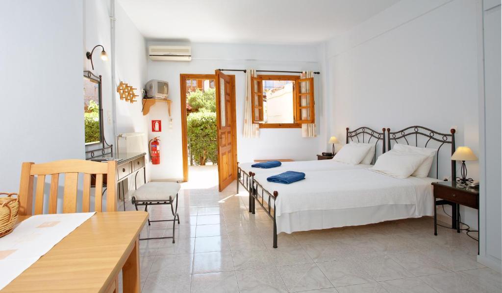 Anniska Hotel Kardamyli Quarto foto
